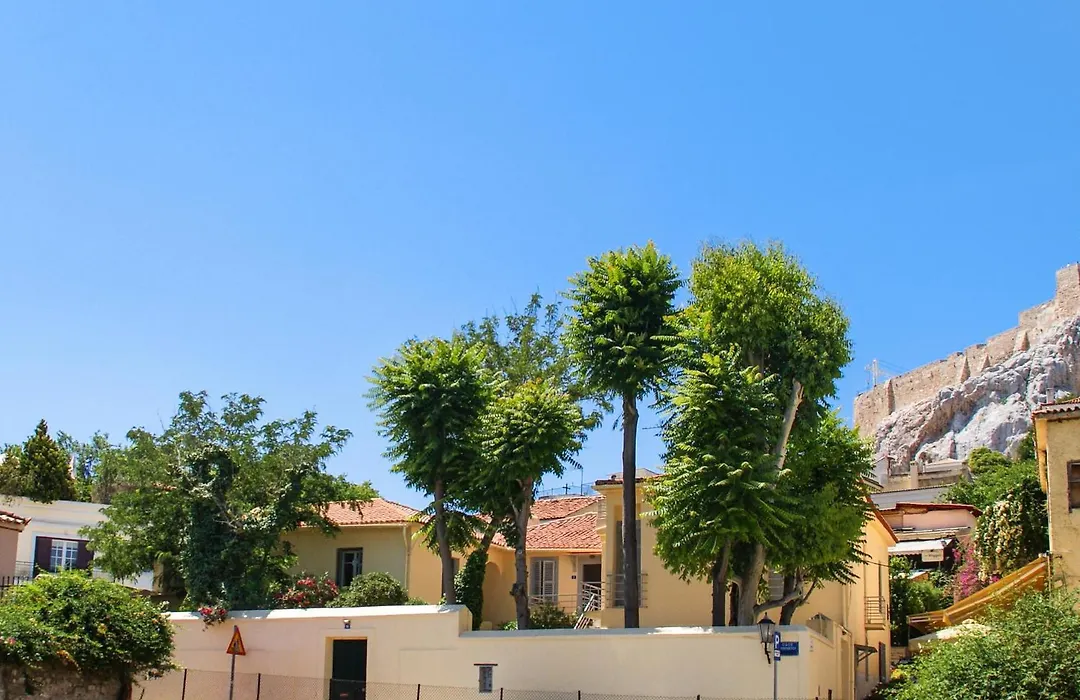A Painter'S House In Plaka-1