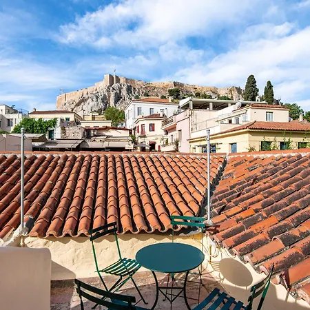 A Painter'S House In Plaka-2
